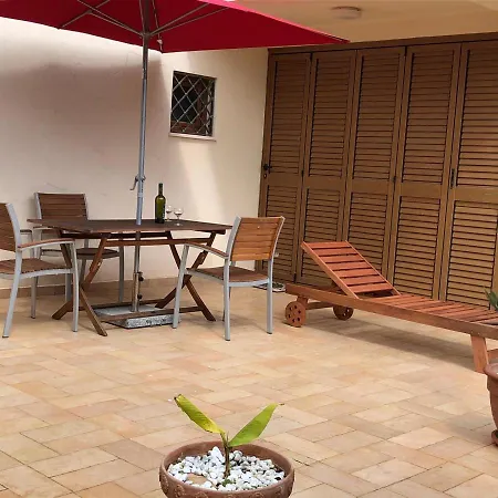 Nikolina Apartamento *